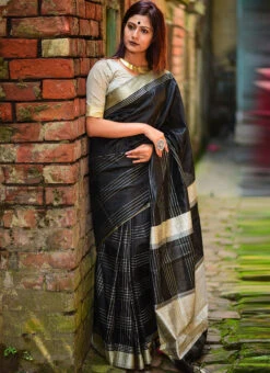 Black Color Banglori Raw Silk Weaving With Tassels In Pallu Festive Wear -C Bazaar Shop Black Color Banglori Raw Silk Weaving with Tassels in Pallu SASVW130B u
