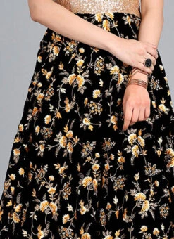 Black Embroidered Velvet Skirt -C Bazaar Shop Black Embroidered Velvet Skirt WBBS02306482 rrc1