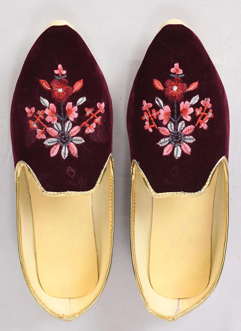 Maroon Velvet Embroidered Mojri 2 Maroon Velvet Embroidered Mojri - Image 2
