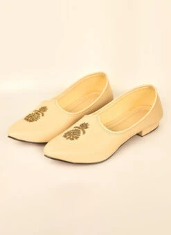 Cream Faux Leather Embroidered Mojri