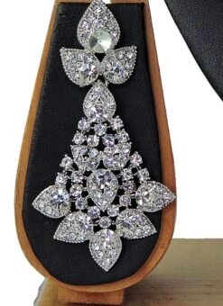 Designer Leaf Pattern White Stone Bridal Set Party Wear