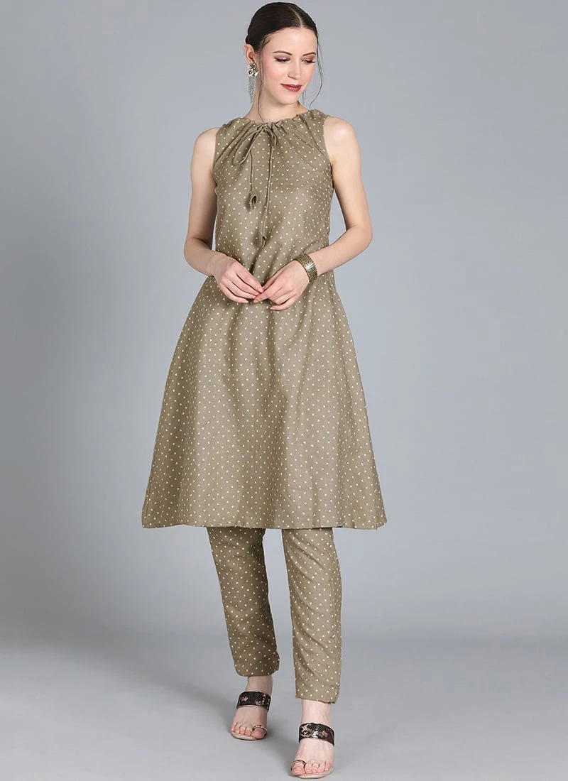 Foil Printed Rayon Kurta Narrow Straight Pant Set After Six Wear 3 Foil Printed Rayon Kurta Narrow Straight Pant Set After Six Wear - Image 3