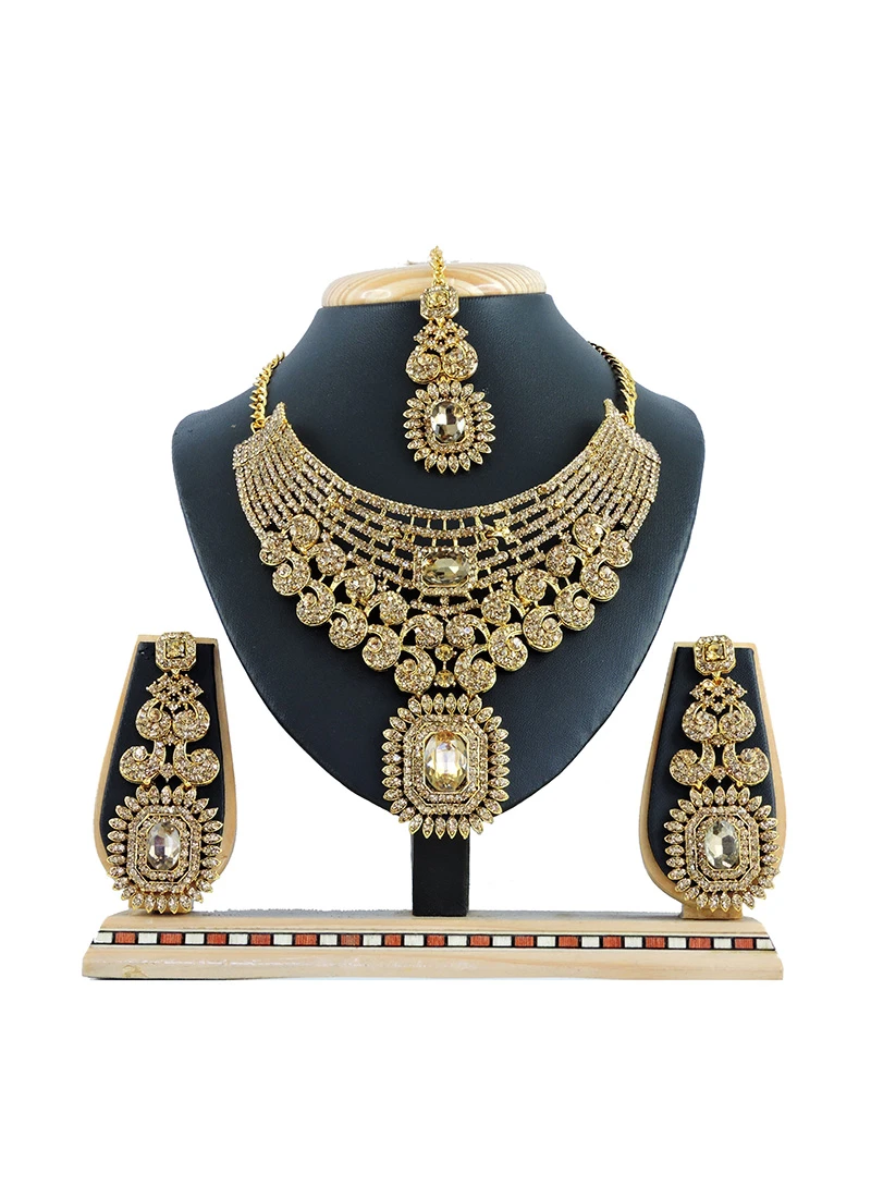 Gold Designer Necklace Set Wedding Wear 3 Gold Designer Necklace Set Wedding Wear - Image 3