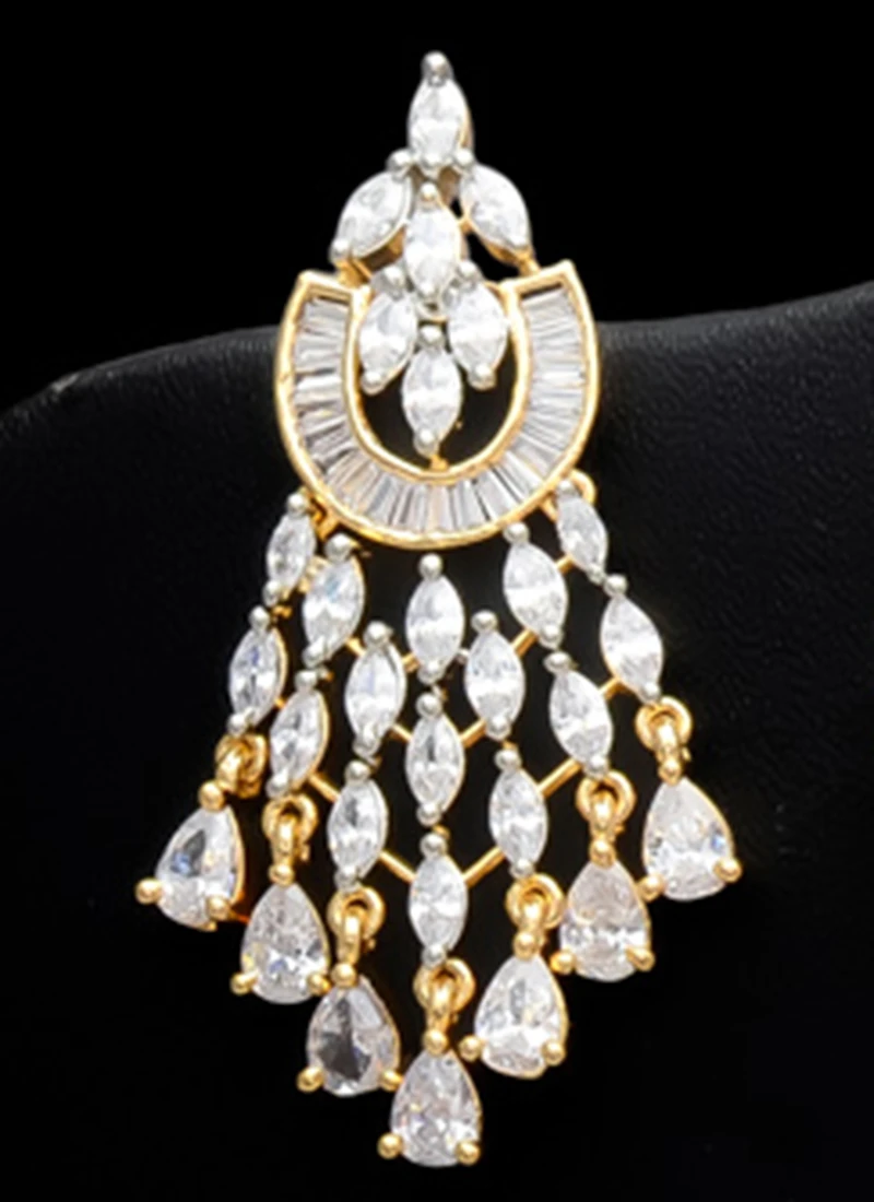 White Alloy Stone Necklace Party Wear 1 White Alloy Stone Necklace Party Wear