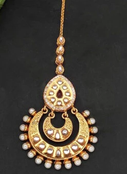 White Kundan Maang Tikka Party Wear