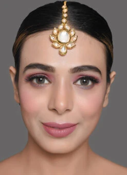 White Kundan Mangtikka Party Wear 5 White Kundan Mangtikka Party Wear -C Bazaar Shop white kundan mangtikka hejdfemdw014 b