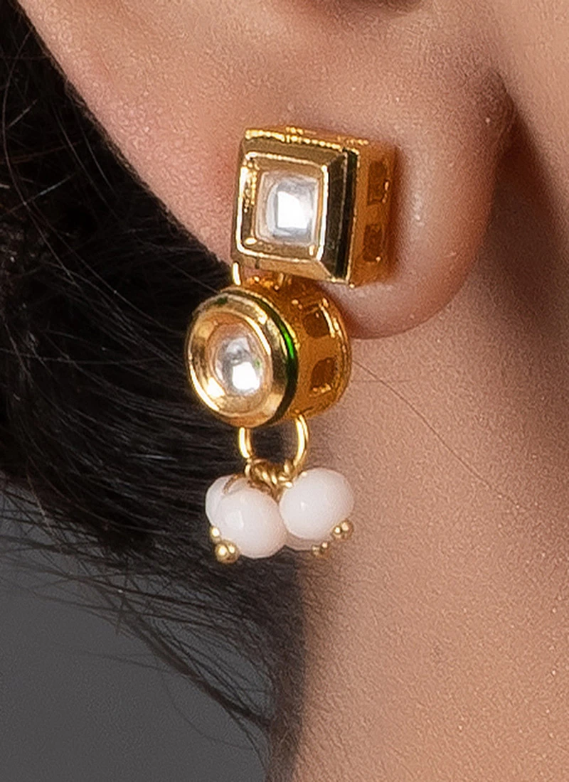 White Kundan N Beads Choker Set With Earrings Party Wear 1 White Kundan N Beads Choker Set With Earrings Party Wear